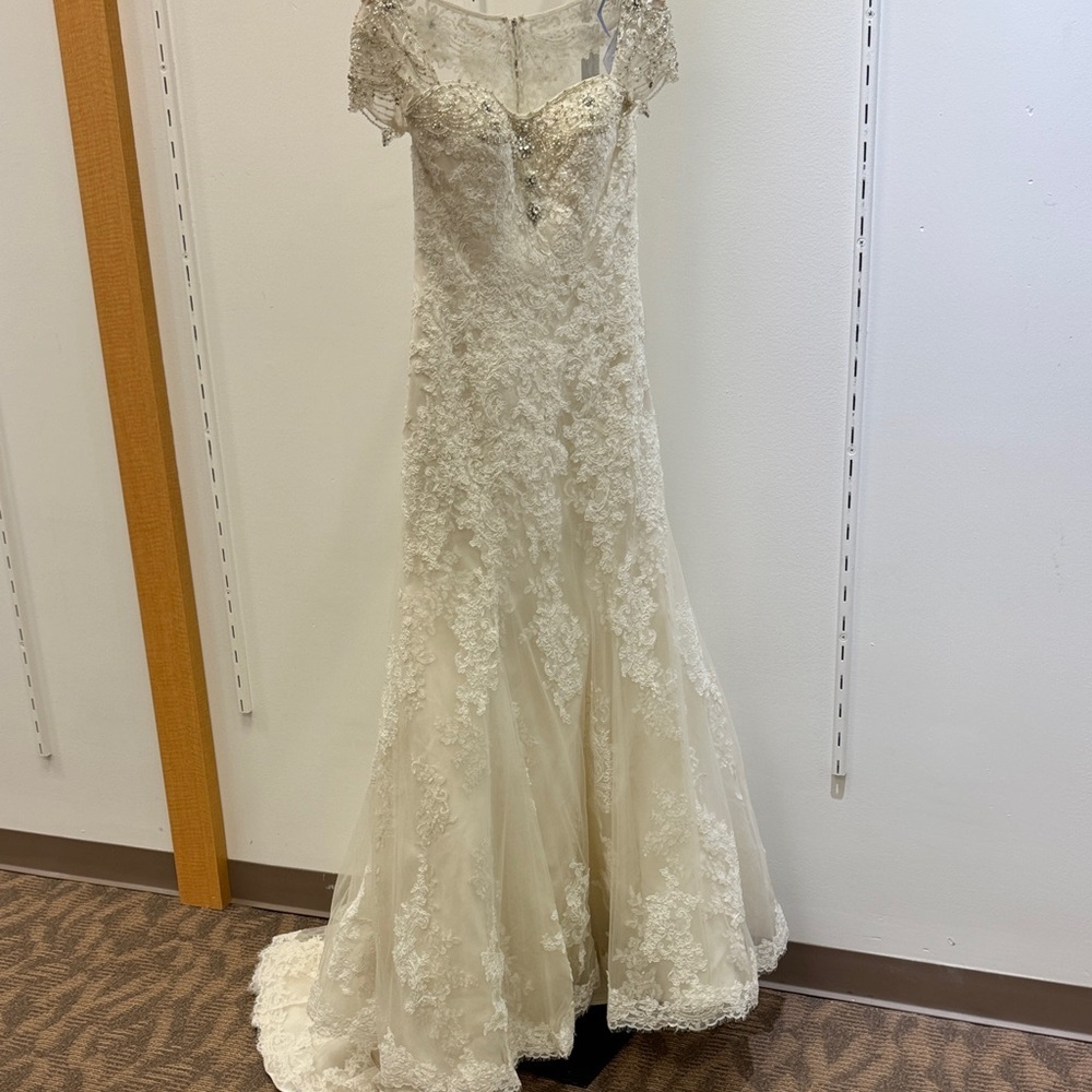Justin Alexander Signature | Size 12 | Lace Wedding Gown with Sleeves